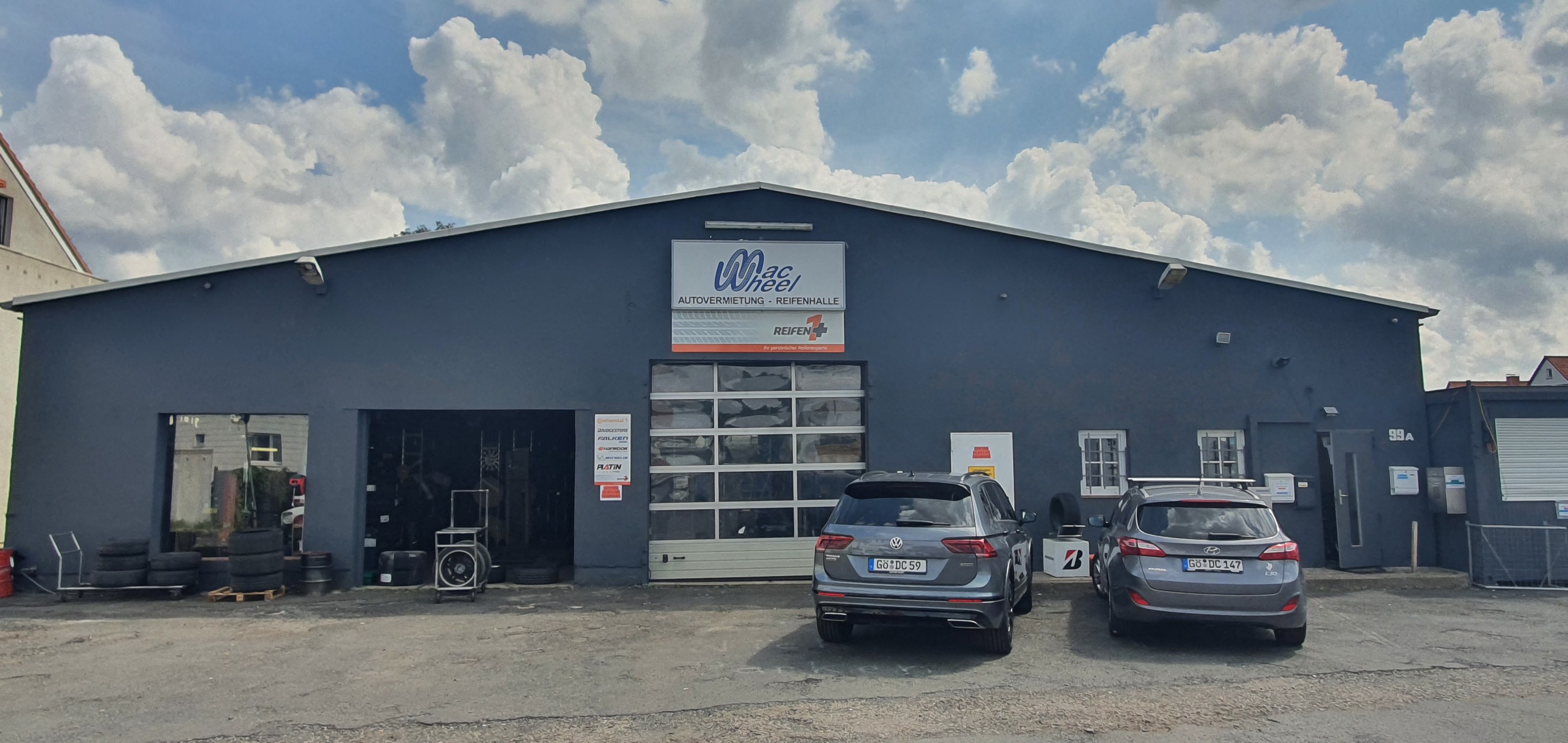 Unsere Reifenhalle in Göttingen Grone